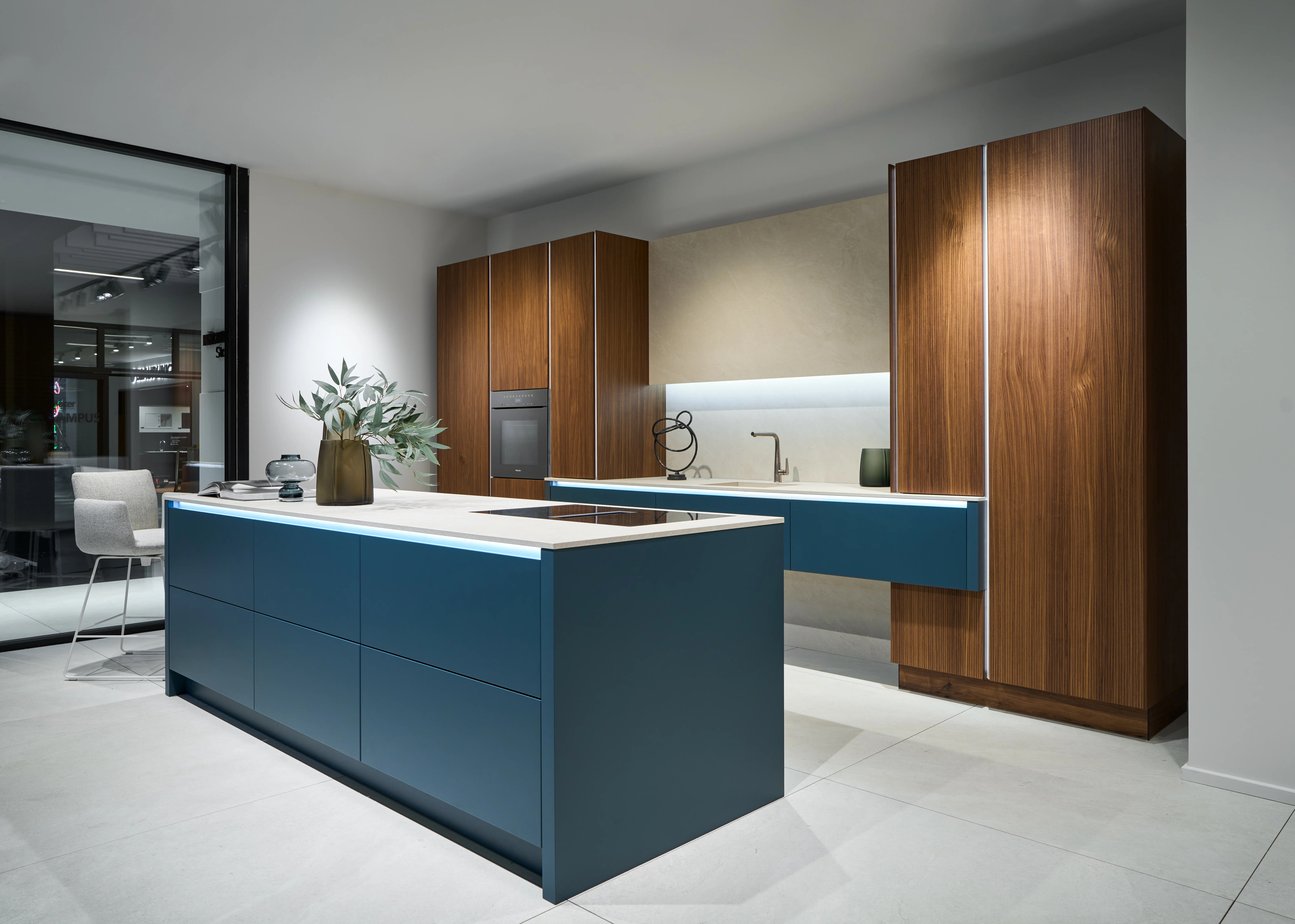 Całościowe ujęcie zaprojektowanej kuchni